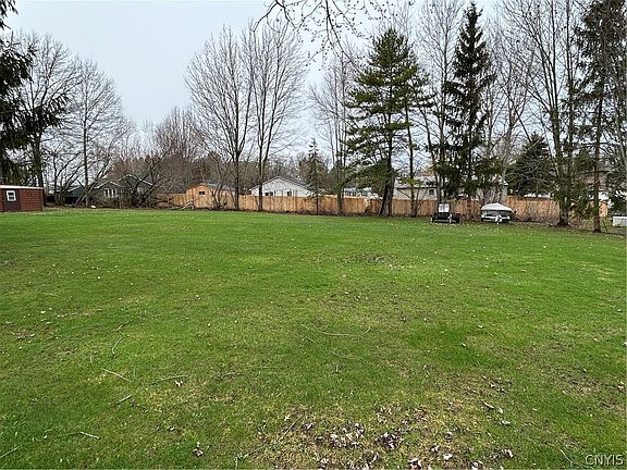 3rd image of 0 Centre St