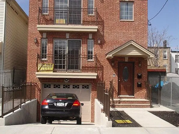 249 Halladay St, Jersey City, NJ 07304