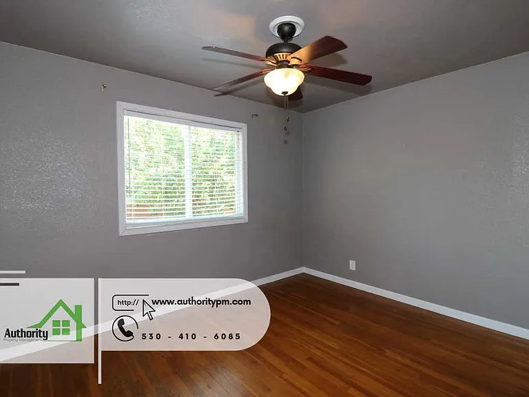 3040 Sharon Ave — Photo 14