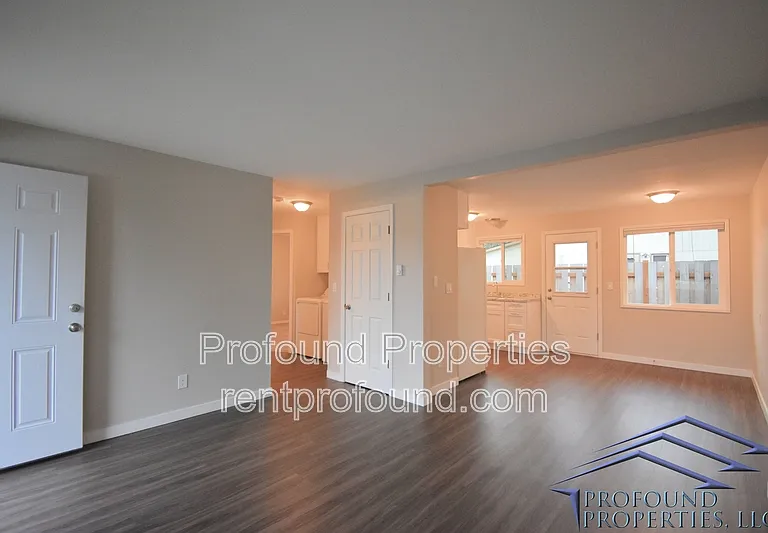 742 SE 13th Ave #B — Photo 1