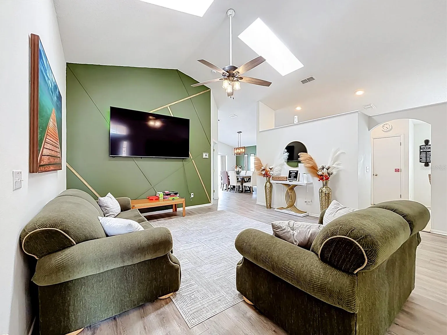 3 bed, 2.0 bath, 1562 sqft, $2,950 — Photo 3