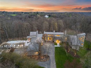 52 Timberhill Dr, Sewickley, PA 15143