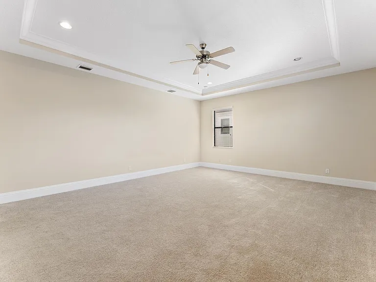 259 SE Calmo Cir — Photo 39