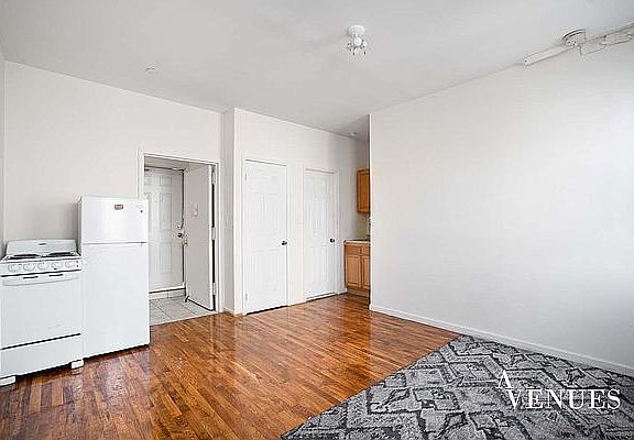 3rd image of 131 E 110th St #8A