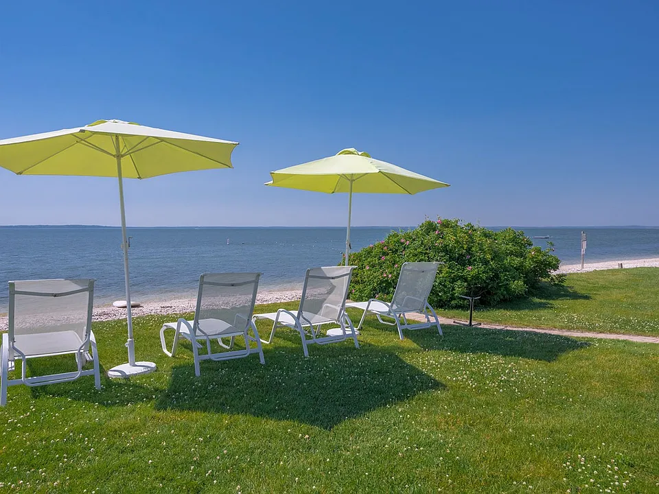 37 E Shore Dr
