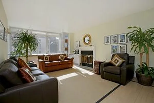 Rented by Douglas Elliman | media 25