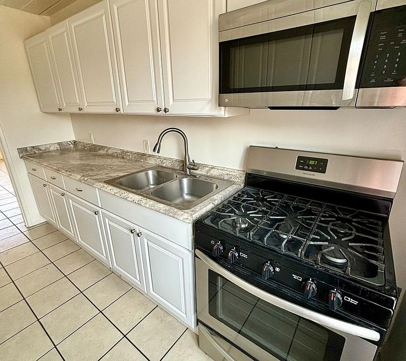 1st image of 3260 1/2 Greely Ave #0