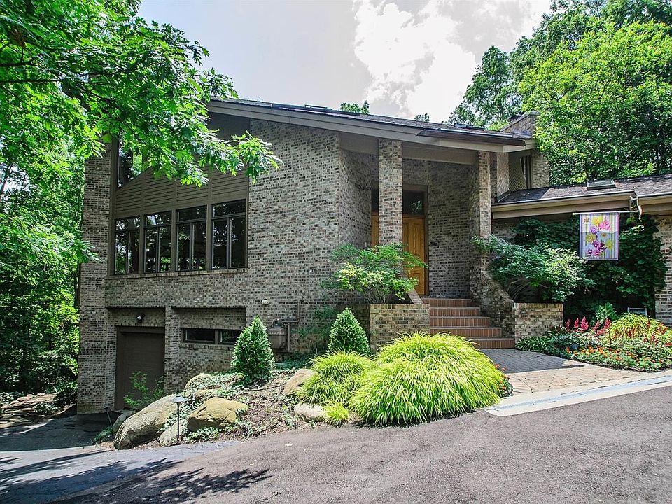 1st image of 1932 Valleyview Dr