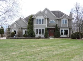 S84W17615 Woods Rd, Muskego, WI 53150