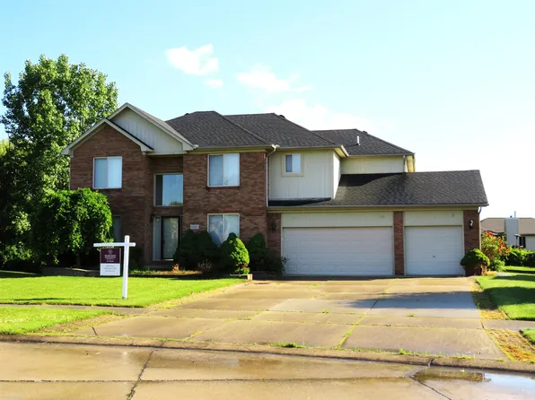 52120 Copper Creek Ct, Chesterfield, MI 48047
