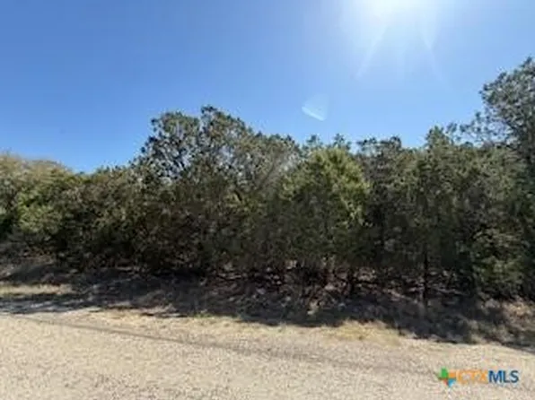 1050 Happy Hollow Dr, New Braunfels, TX 78132