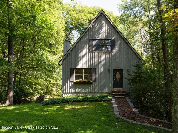 106 Tick Tock Way, Stanfordville, NY 12581