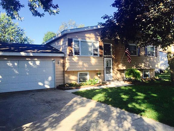 2nd image of 8283 Atlanta Dr NE