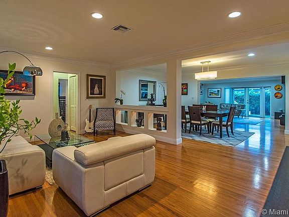 4th image of 5724 Michelangelo St #0