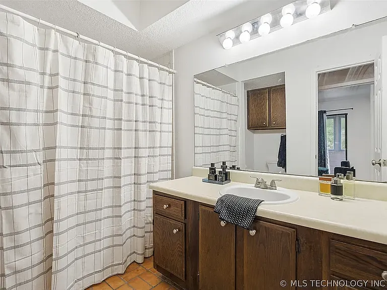 6380 S 80th East Ave #D — Photo 10