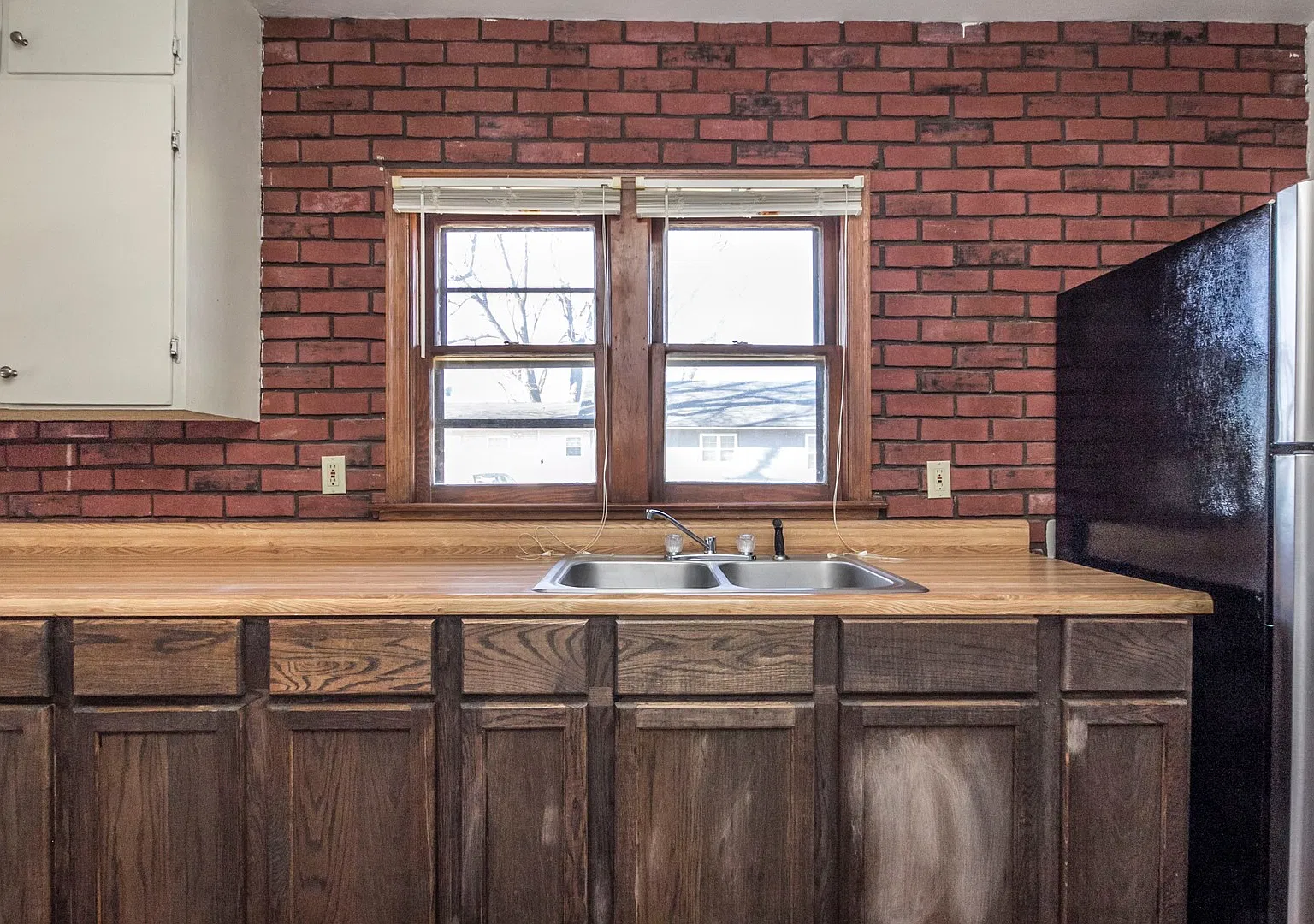 Move in Special - 2 bedroom 1 bath home — Photo 3