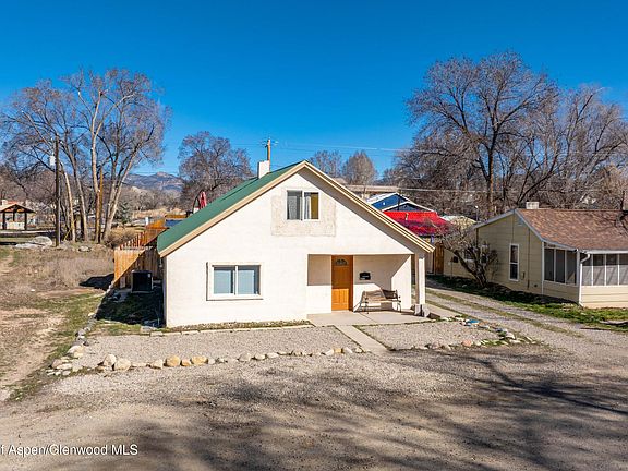 3rd image of 232 W 4th St