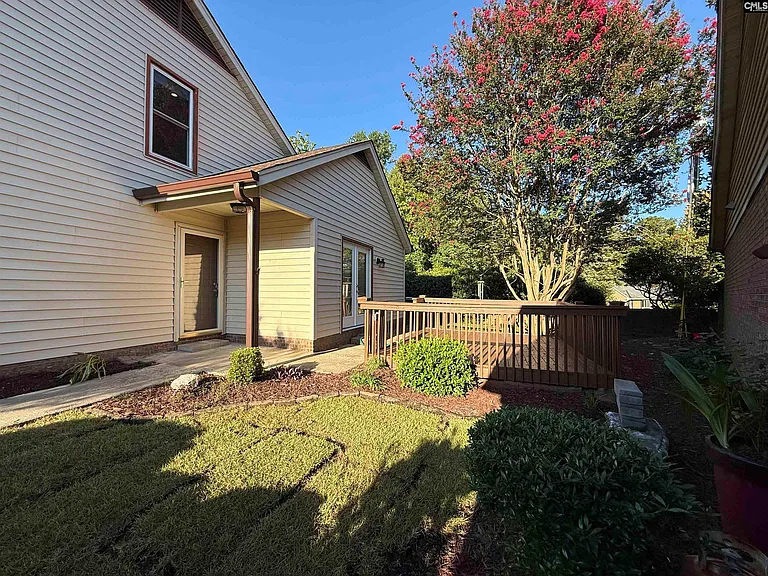 104 Tee Ct — Photo 2
