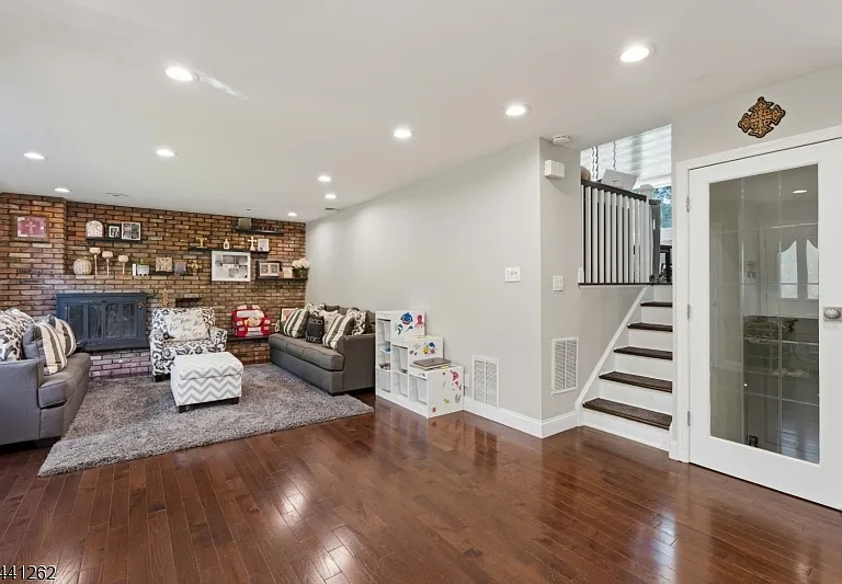 42 Brandon Ave — Photo 10