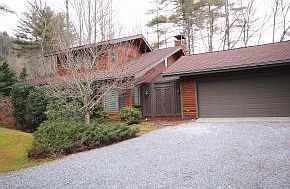 3rd image of 19 Saint Andrews Dr
