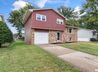 1139 Calvin St, Davenport, IA 52804