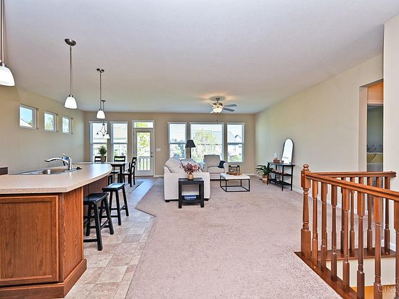 4th image of 1006 Chatham Ln