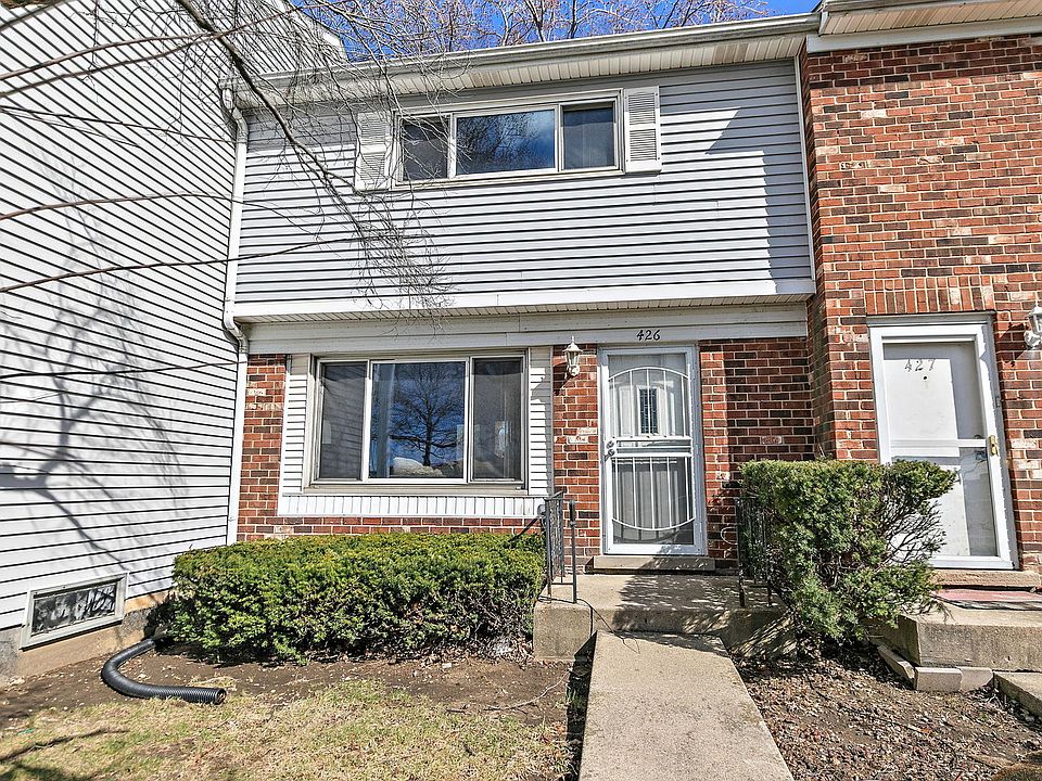 1st image of 426 Greentree Ln
