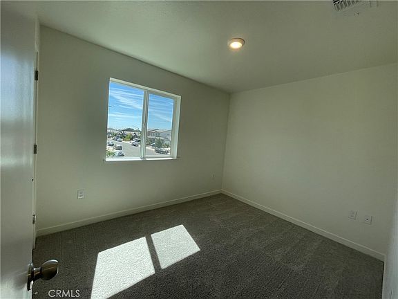 5th image of 713 Stone Ridge West Ave