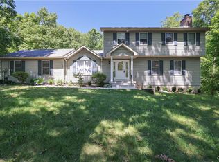 608 Sunlite Ln, Stroudsburg, PA 18360