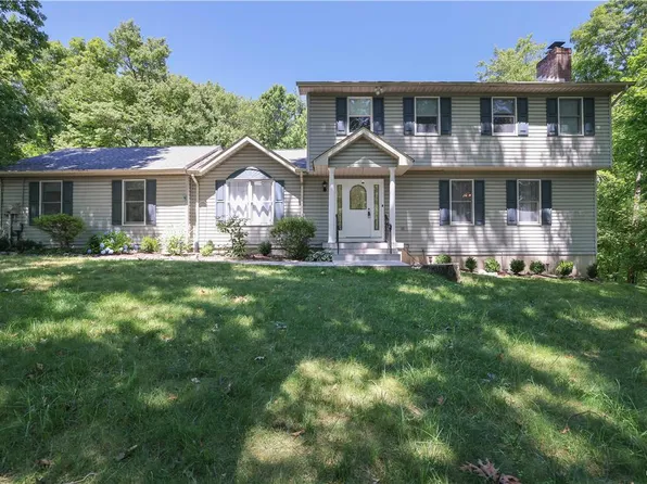 608 Sunlite Ln, Stroudsburg, PA 18360