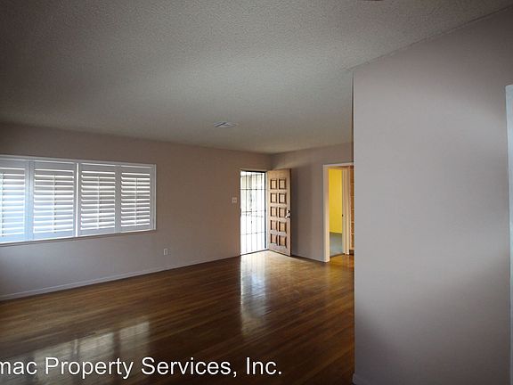 3rd image of 16709 E Queenside Dr