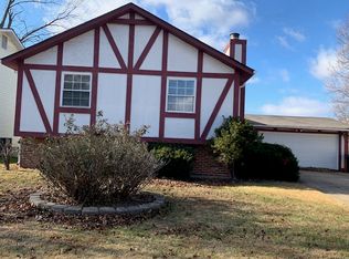 35 Pilot Hill Dr, Saint Peters, MO 63376