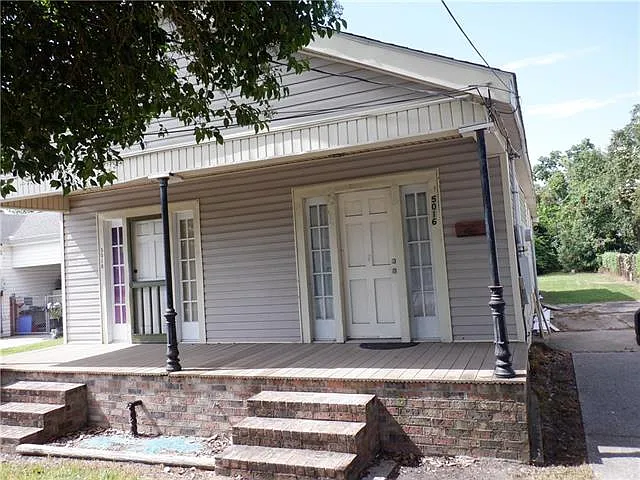 1 bed, 1.0 bath, 700 sqft, $1,000 — Photo 1