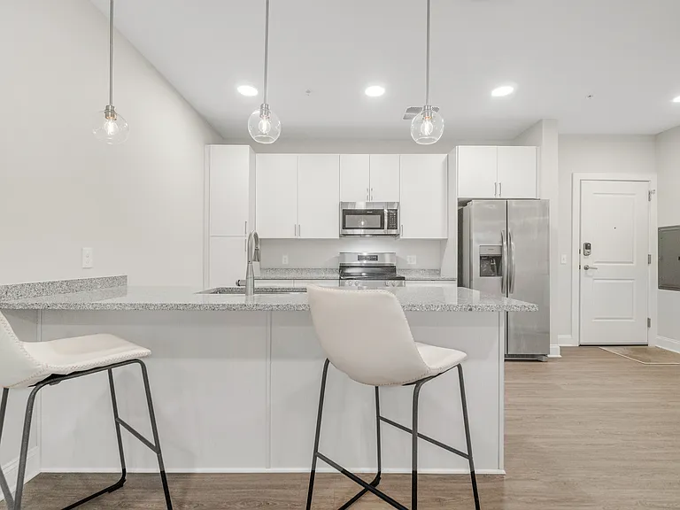 Park Lamont Apartments & Townhomes — Photo 2