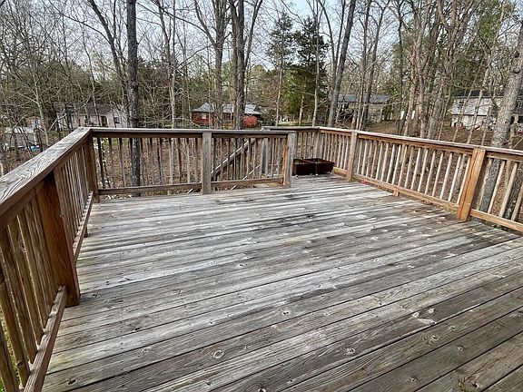 5th image of 104 Wintergreen Rd