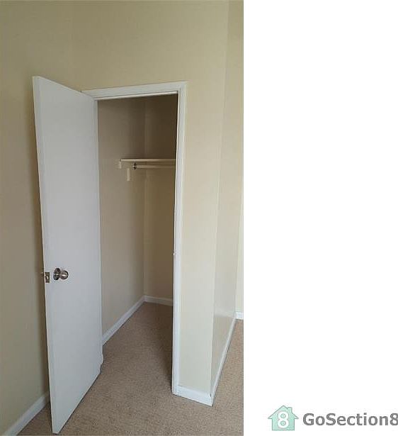 2nd image of 2408 W 54th St APT 3