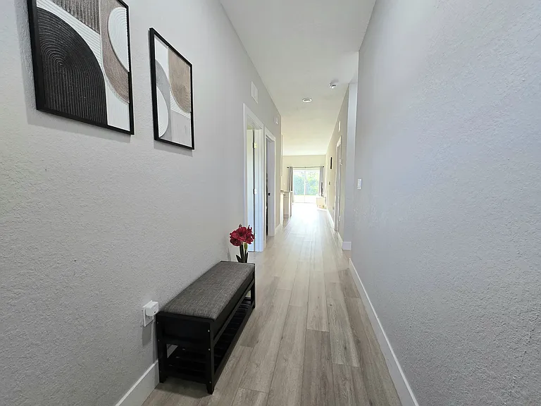 9411 Agate St — Photo 3