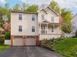125 Shelbourne Dr, Coraopolis, PA 15108