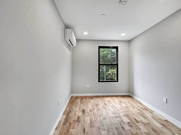 5th image of 67 W 169th St #301