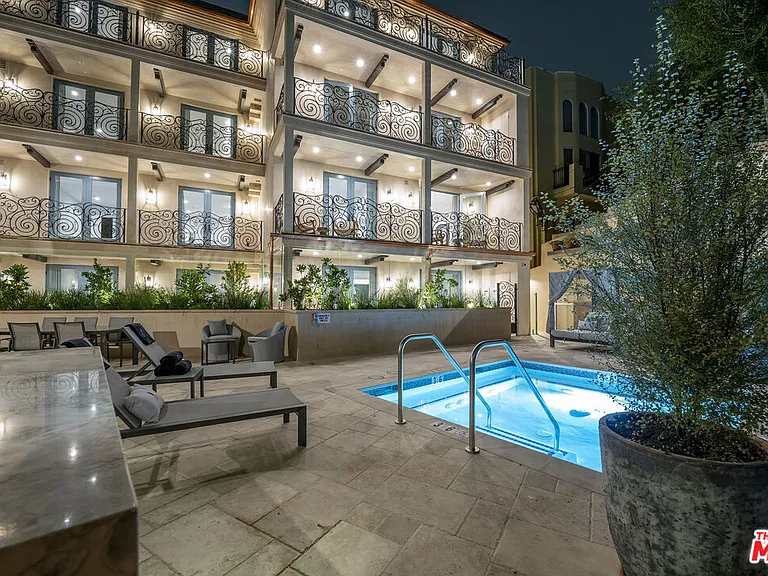1825 Pandora Ave #Penthouse 404 — Photo 29