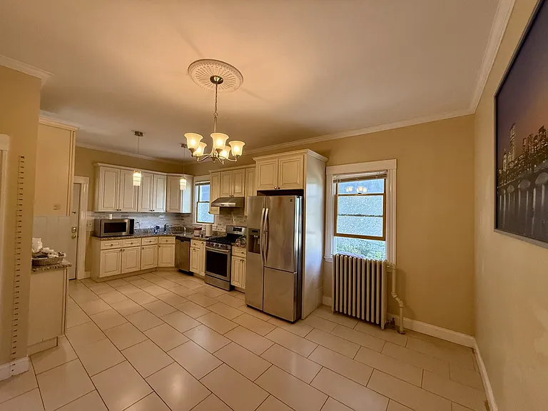 161 Walnut St #1 — Photo 3