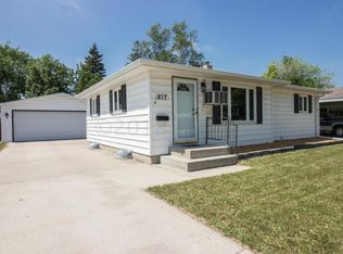 817 19th St N, Moorhead, MN 56560