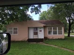 709 3rd St, Windsor, MO 65360