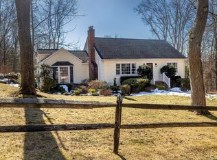 8 Harding Dr, Ridgefield, CT 06877