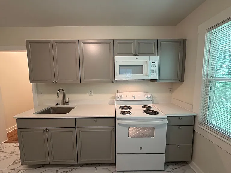 209 Dennis St — Photo 8
