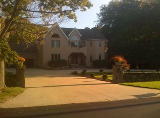 86 Kickemuit Ave, Bristol, RI 02809