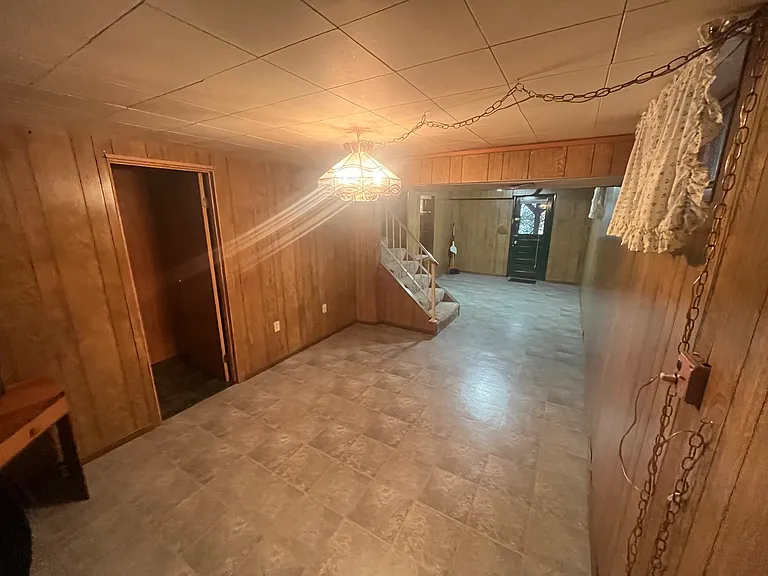 449 Duss Ave — Photo 5