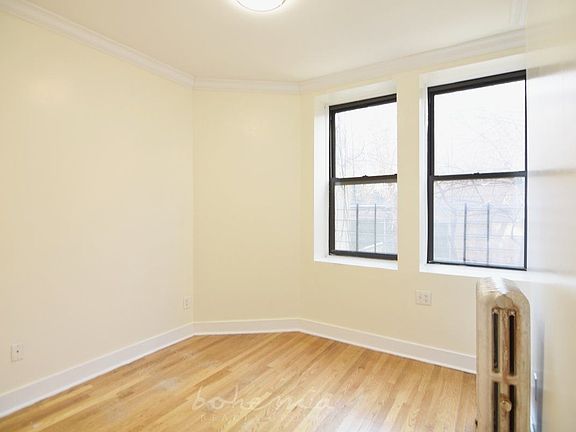 4th image of 210 W 133rd St #1B