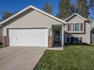 1832 Huntington Ln, West Fargo, ND 58078