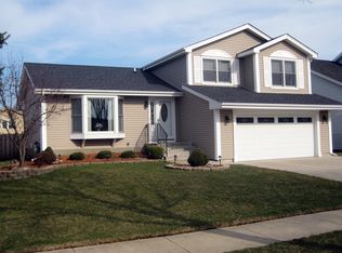 803 Cardinal Ln, Elk Grove Village, IL 60007